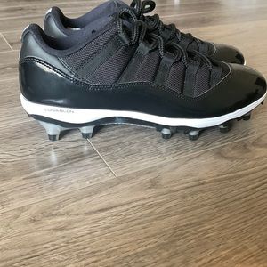 Mens Jordan 11 cleats